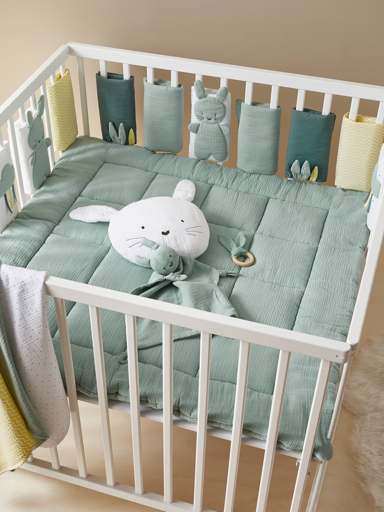 Breathable Cot Bumper MENTHE A L EAU green