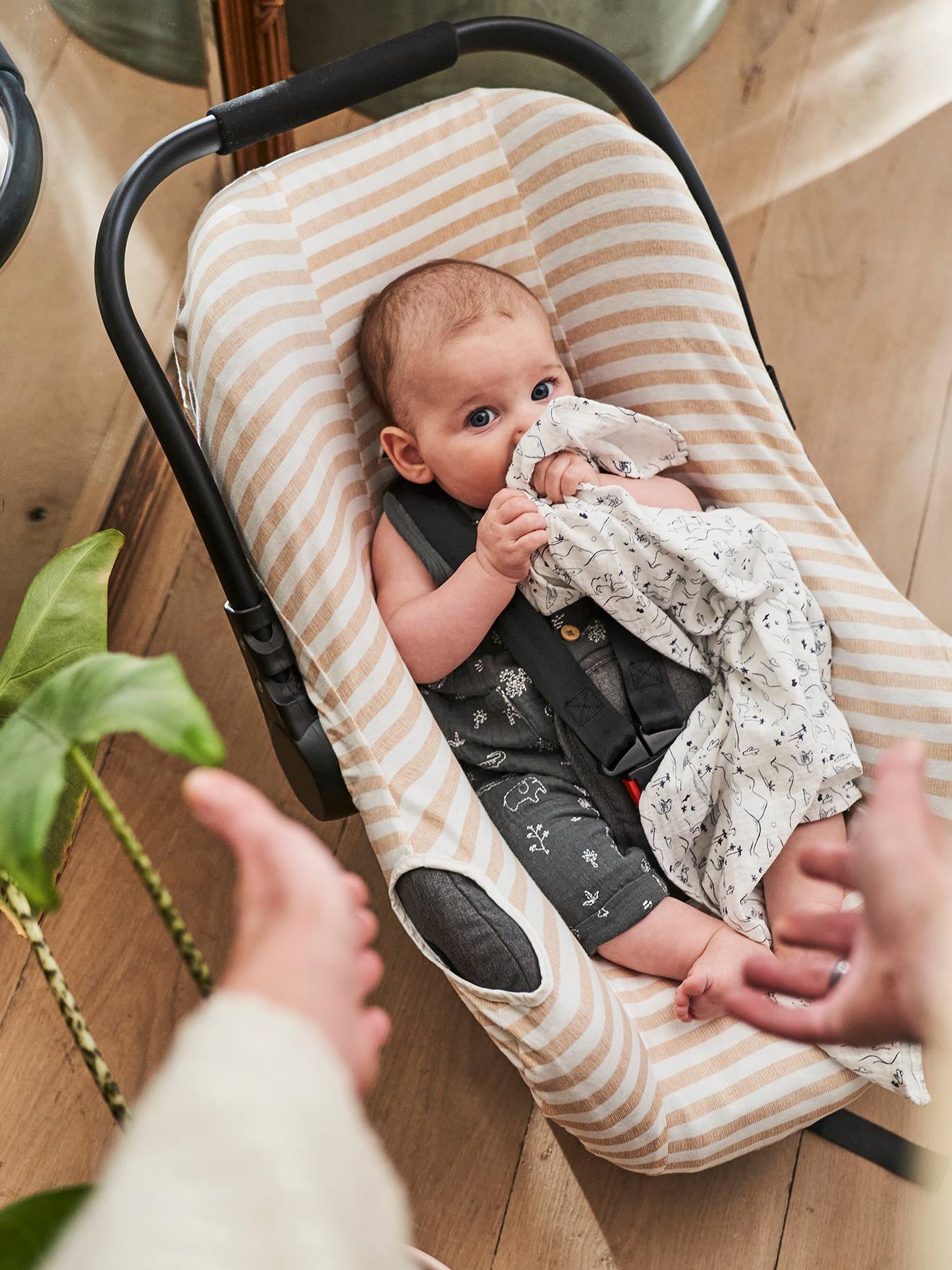 Light car clearance seat and stroller