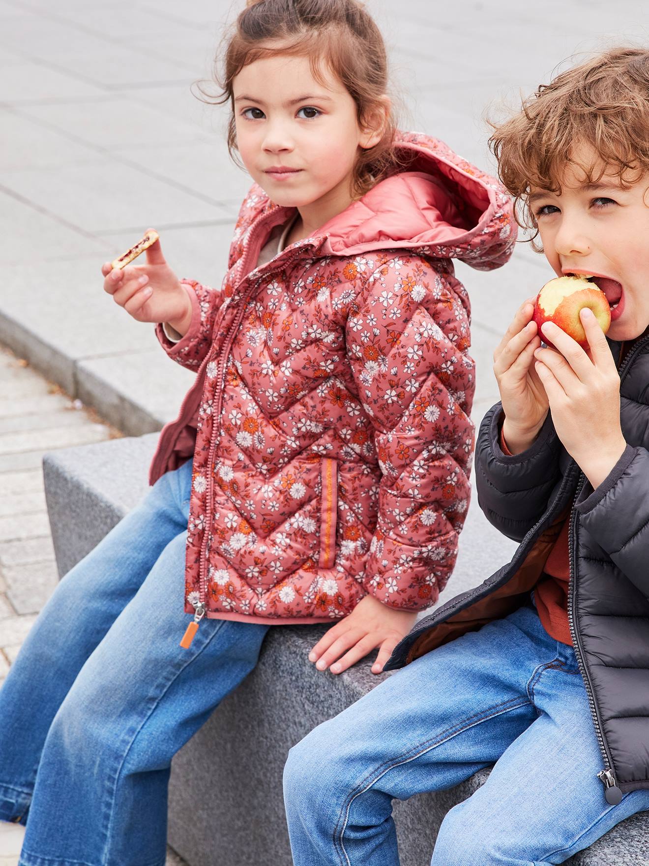 Lightweight Padded Jacket with Hood Printed Motifs for Girls pink medium all over printed