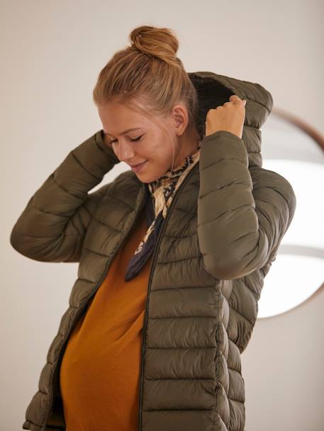 https://www.vertbaudet.co.uk/fstrz/r/s/media.vertbaudet.co.uk/Pictures/vertbaudet/241848/lightweight-padded-jacket-adaptable-for-maternity-post-maternity.jpg?width=457&frz-v=118