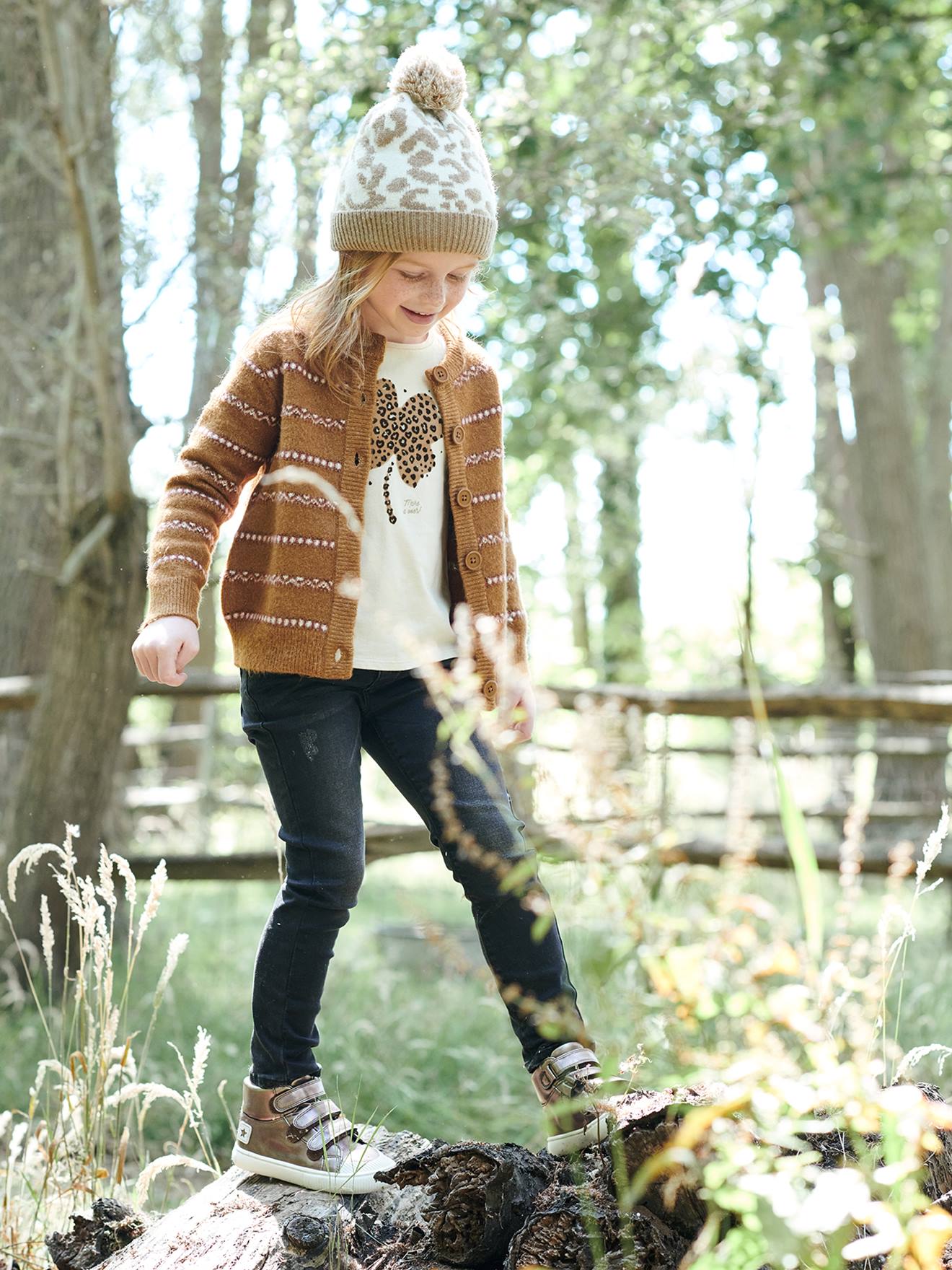 Distressed jeans store for little girls