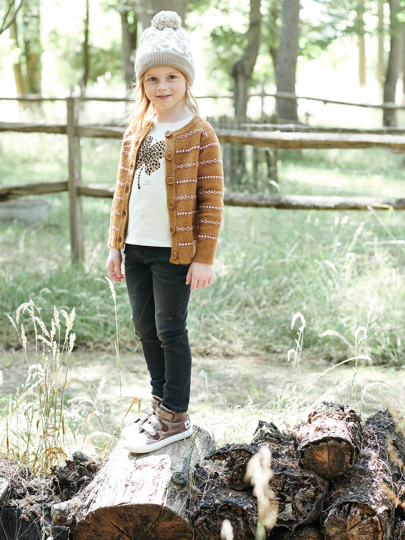 Distressed jeans store for little girls