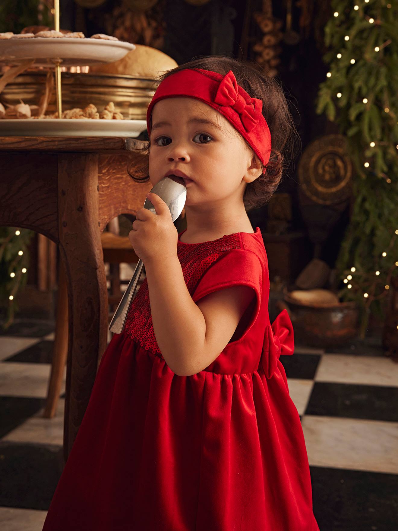 Asian young girl in dress holding red gift box 3046550 Stock Photo at  Vecteezy