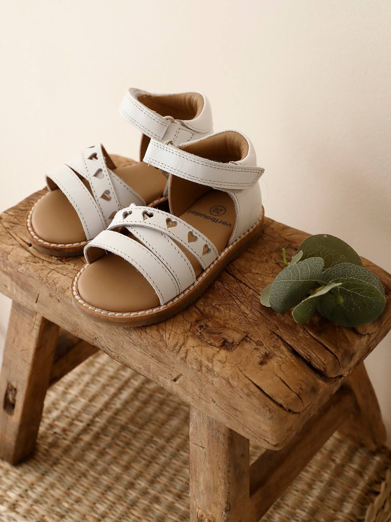 White leather hot sale sandals uk