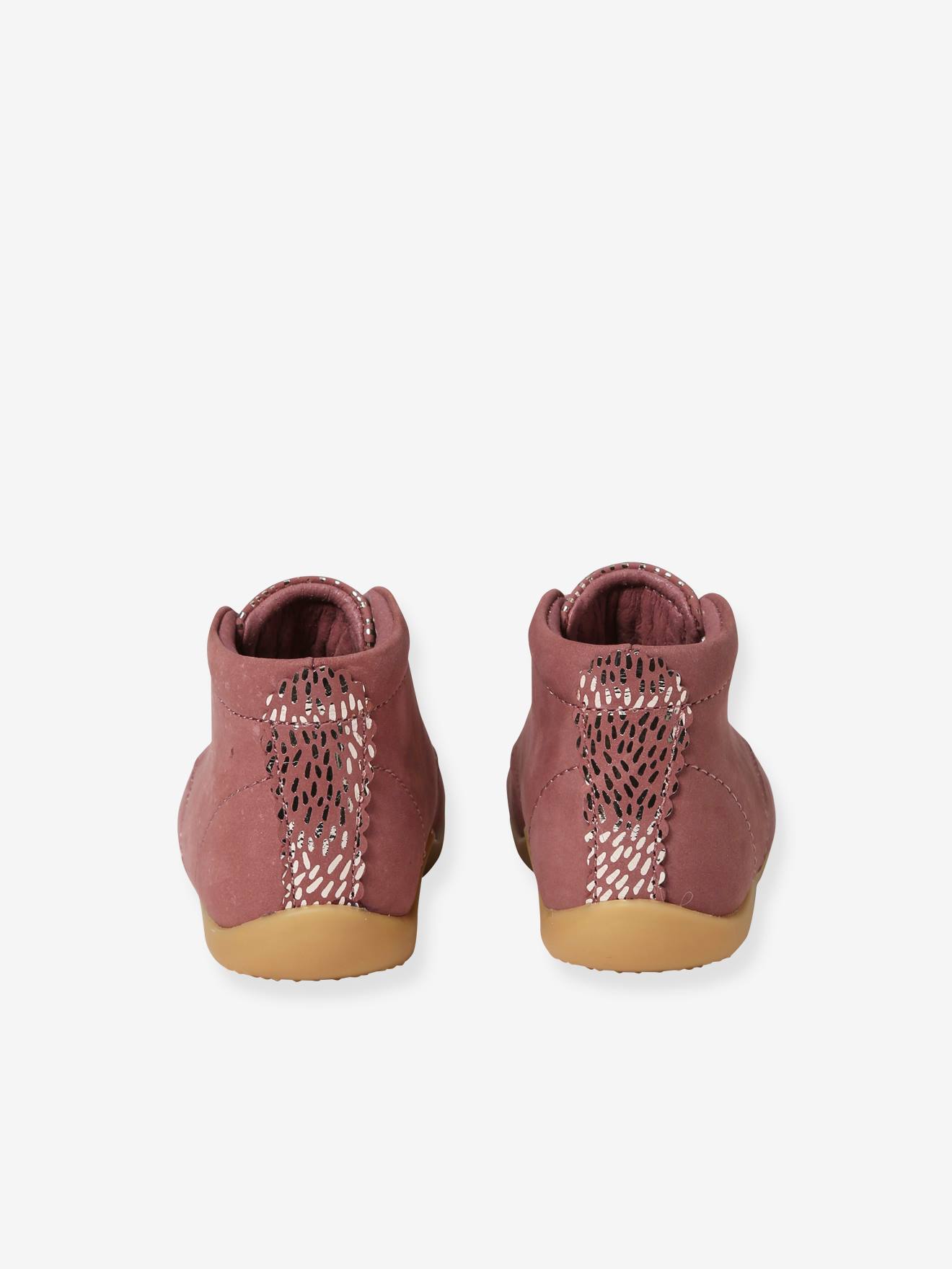 Crawling best sale shoes girl