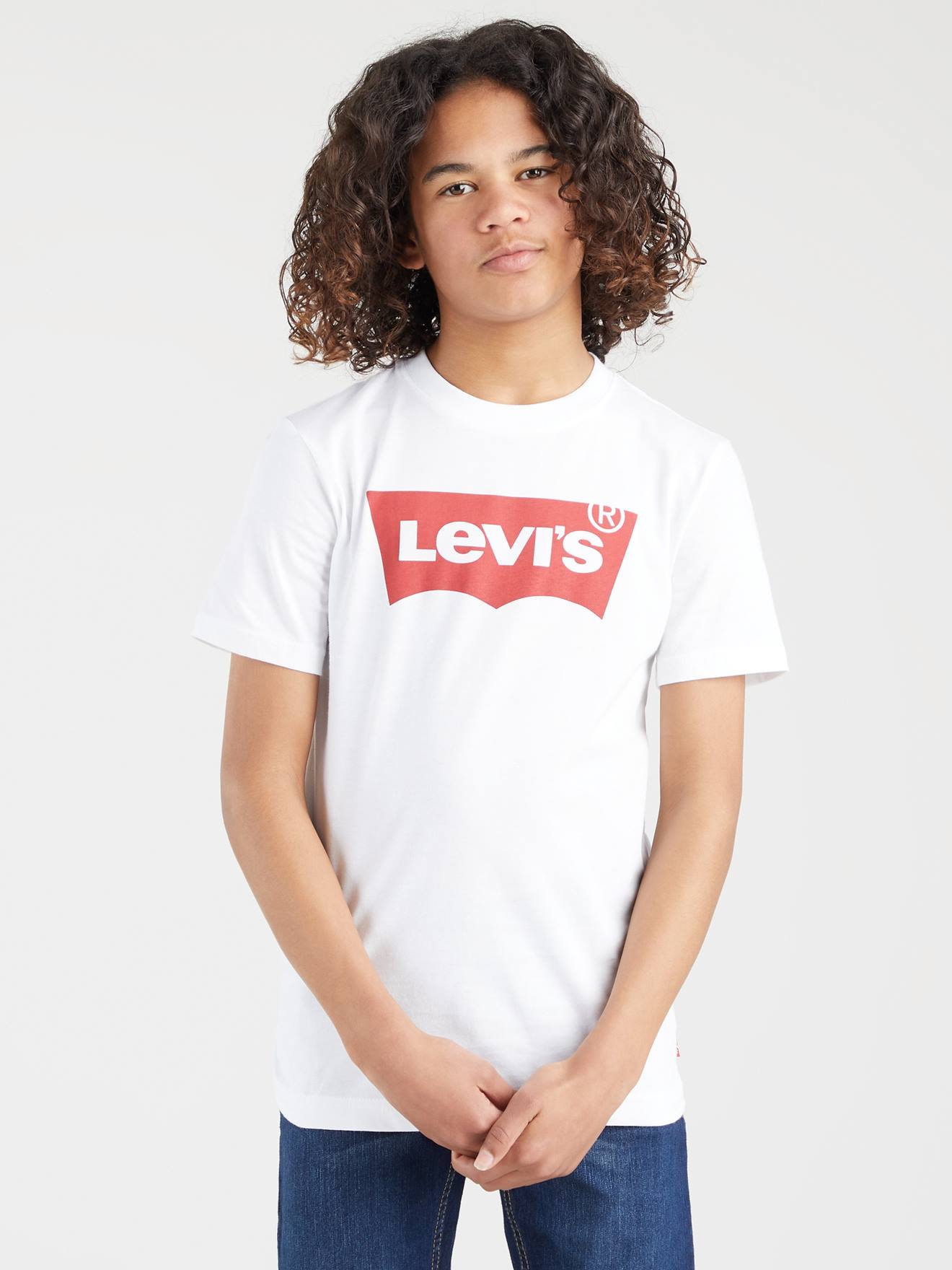 Levi's white t shirt hotsell red logo