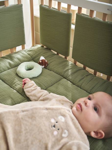 Cot/Playpen Bumper in Plain Cotton Gauze olive 